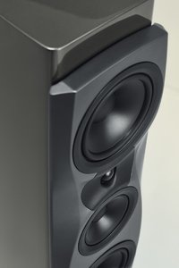 dynaudio confidence 30 - smoke high gloss 02.jpg